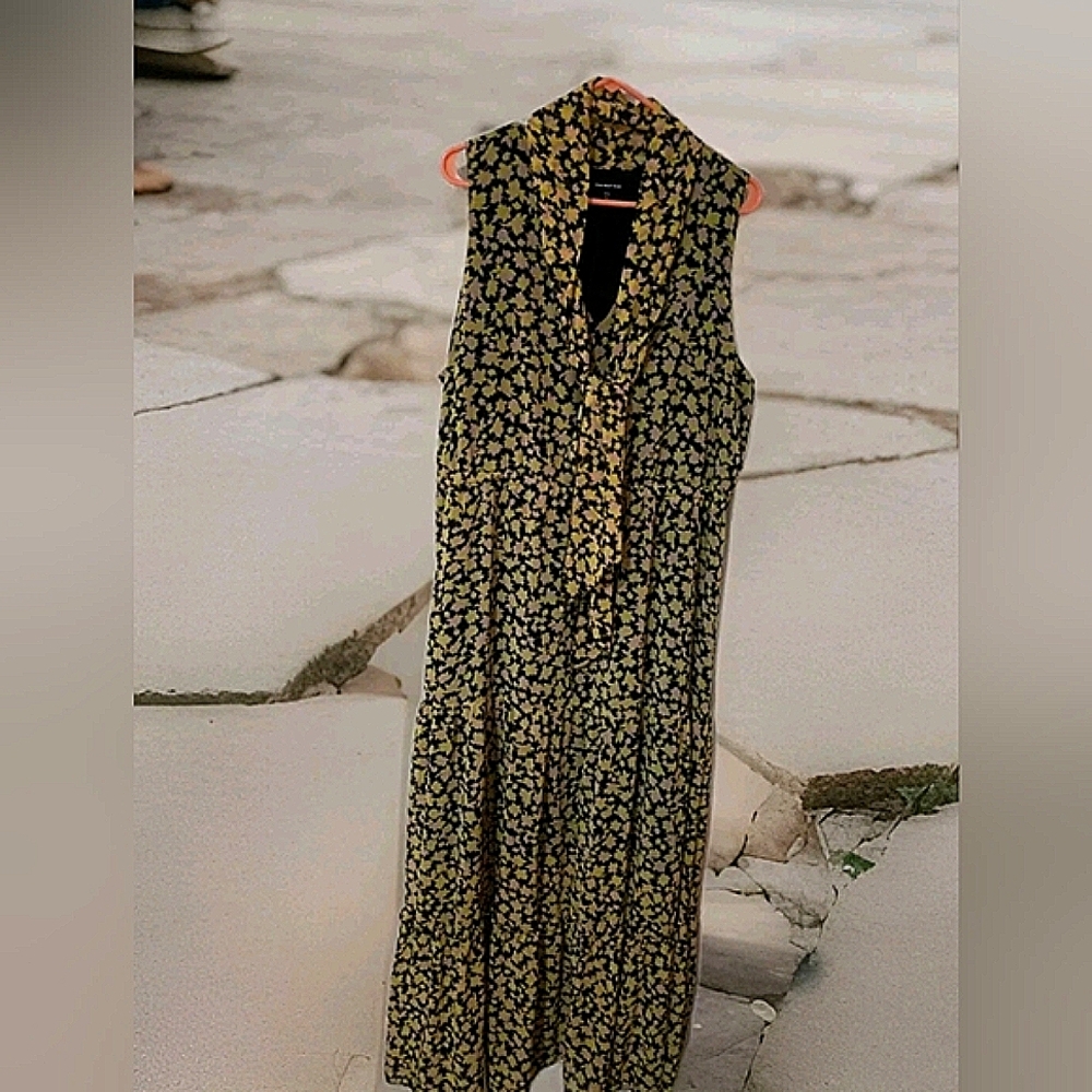 Beautiful Pre-loved Who What Wear  Black and Yellow Maxi Dress Sz XXL